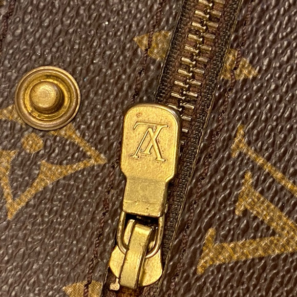 Custom painted Louis Vuitton Pouch - Picture 5 of 5